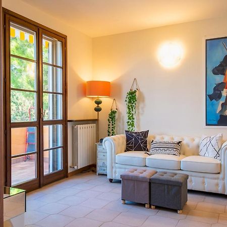 シルミオーネLa Casa Sul Porto - Italian Homingアパートメント エクステリア 写真