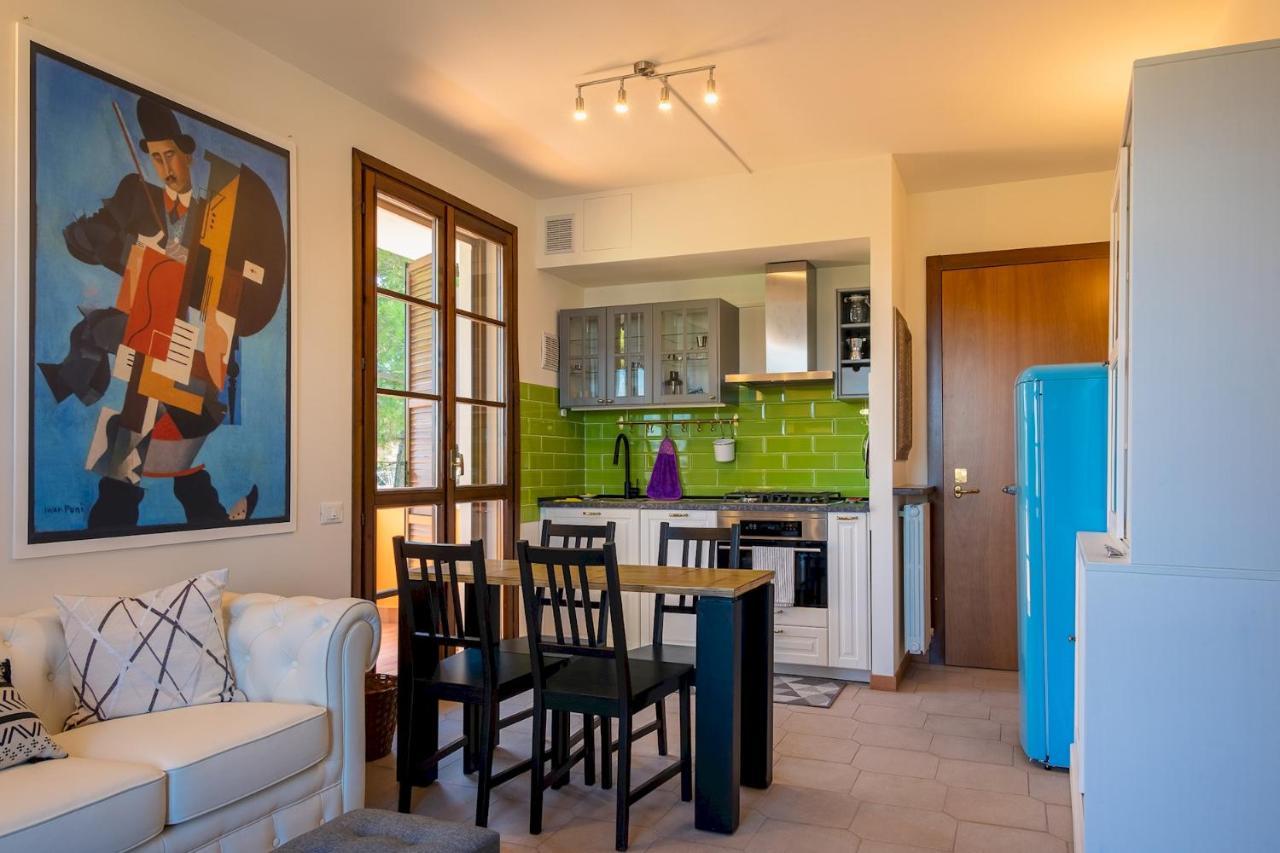 シルミオーネLa Casa Sul Porto - Italian Homingアパートメント エクステリア 写真