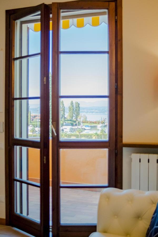 シルミオーネLa Casa Sul Porto - Italian Homingアパートメント エクステリア 写真